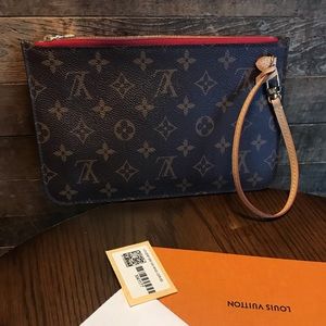💋Louis Vuitton Red clutch 💋